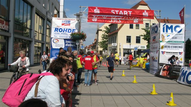 ../Images/BenefizlaufMerseburg2011 (90).jpg